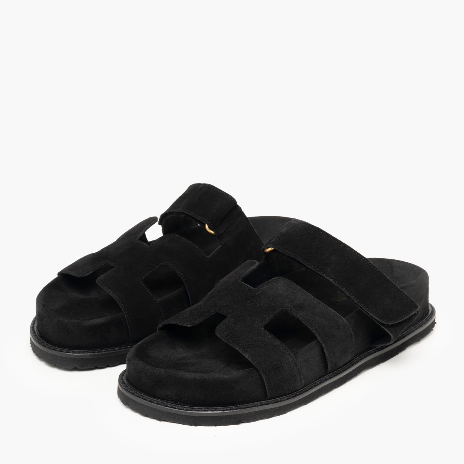 Komis and Komis E.606-Black