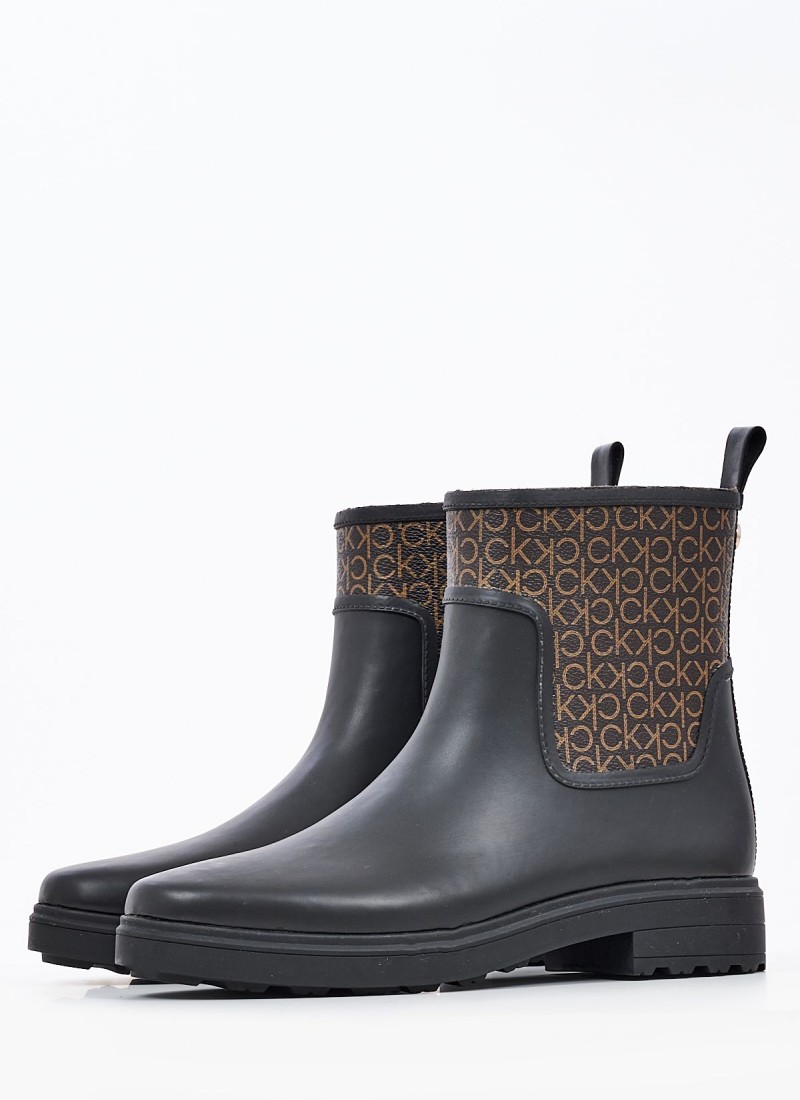 broad square toe boots