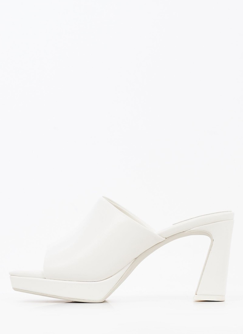 Jeffrey campbell hotsell white mules