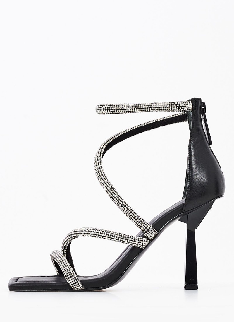 Guess summer best sale sandals