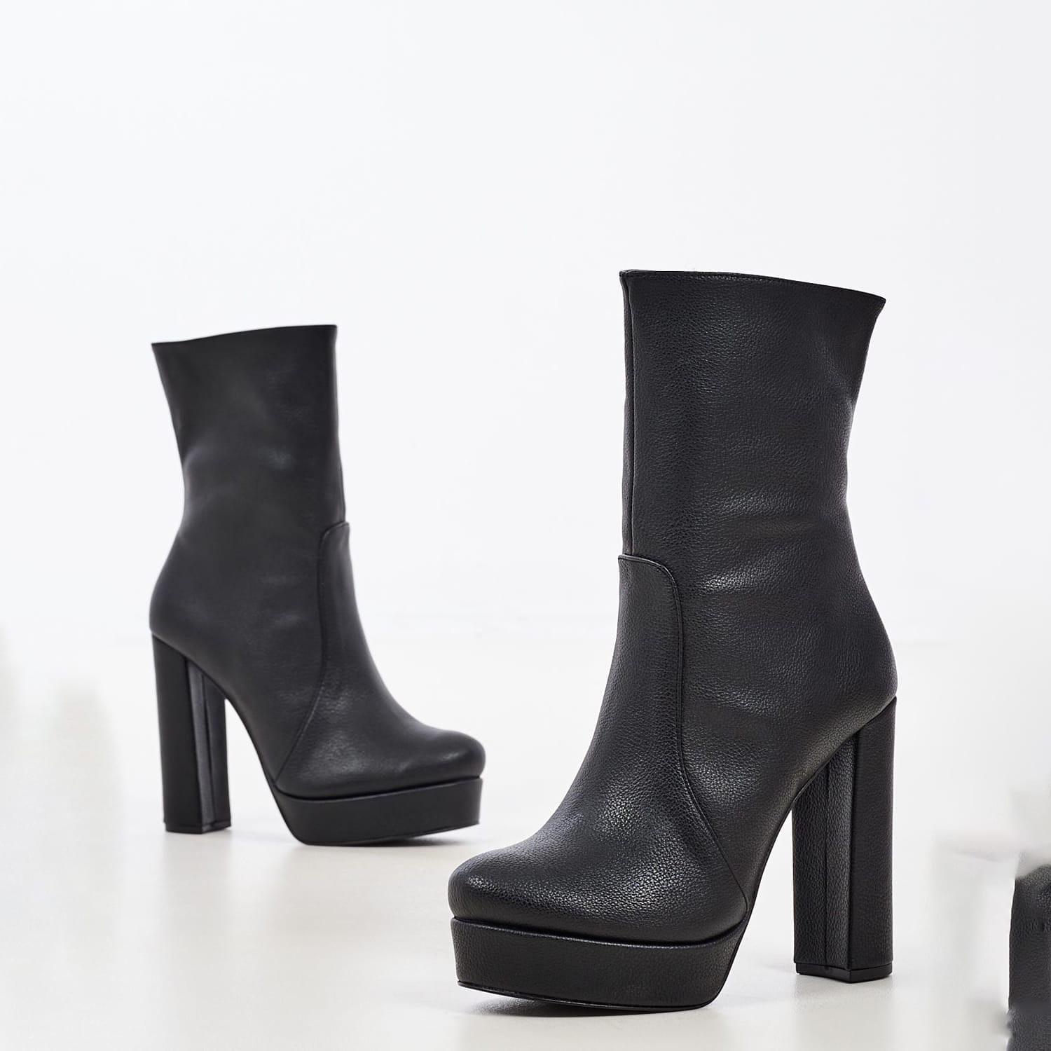 Γυναικεία Μποτάκια 1050 Μαύρο ECOleather Mortoglou Γυναικεία Μποτάκια 1050 Μαύρο ECOleather Mortoglou