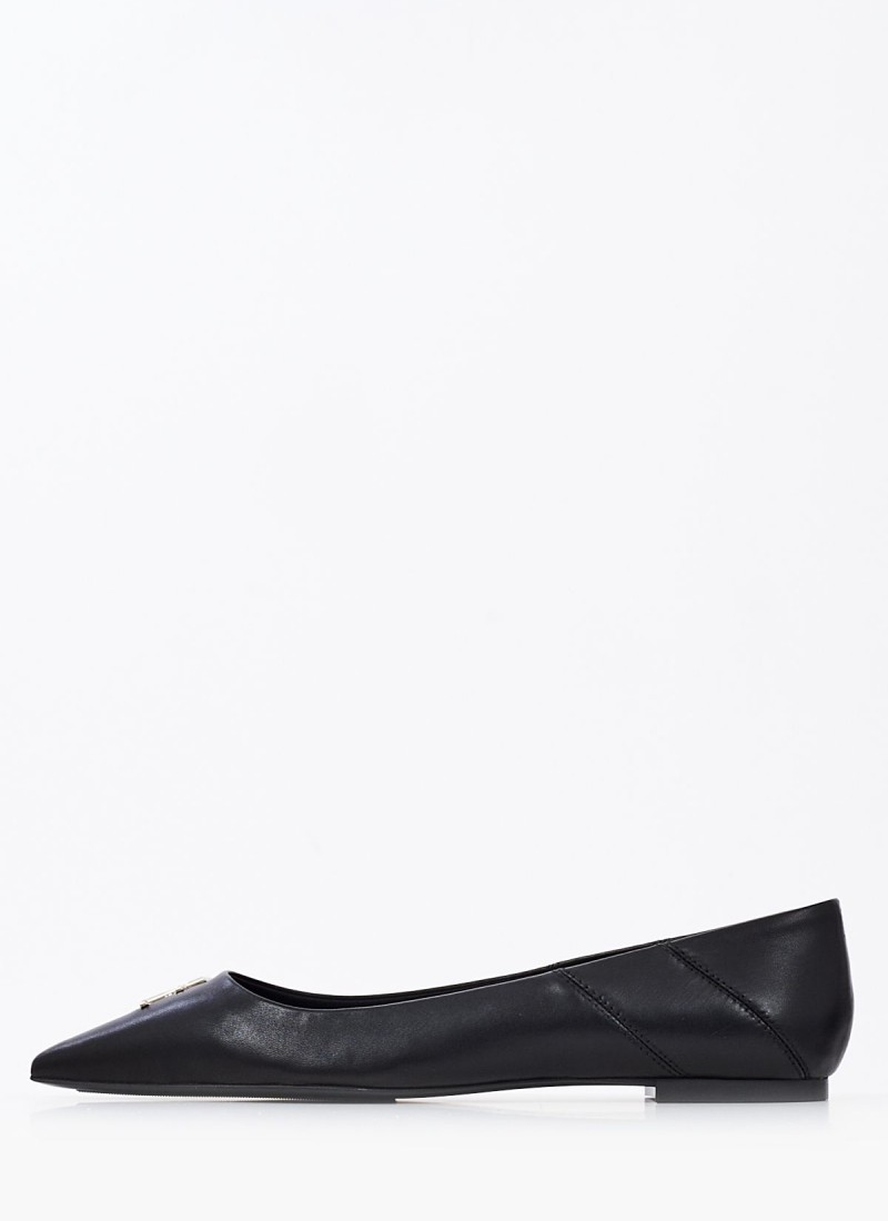 Tommy hilfiger deals ladies flat shoes