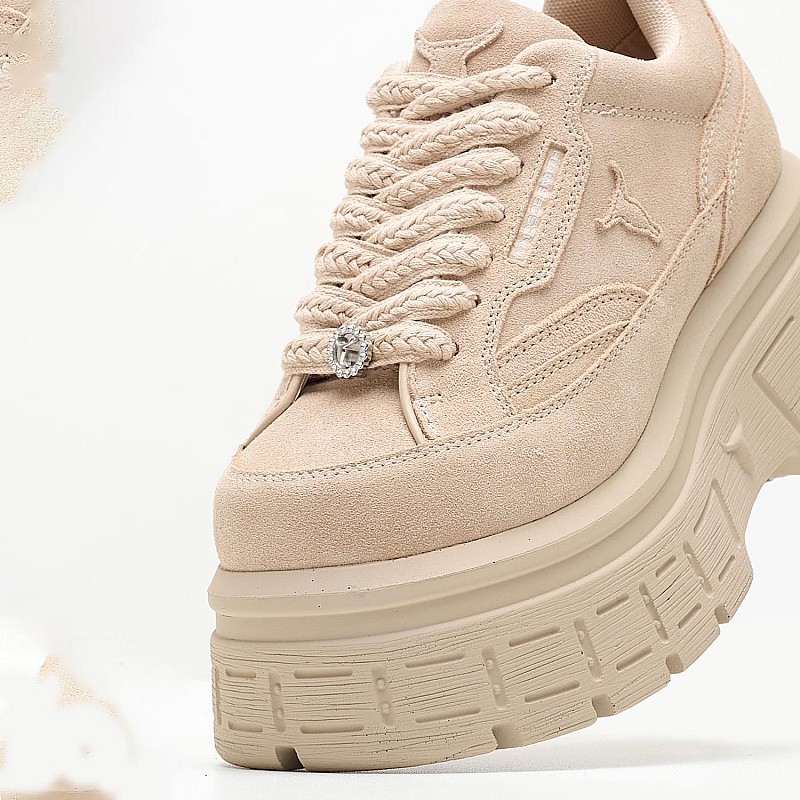 Women Casual Shoes Swerve.Su Beige Buckskin Windsor Smith