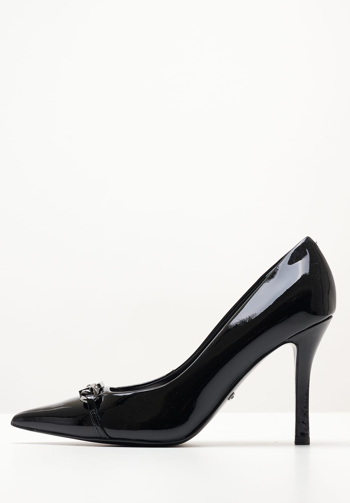 Guess patent on sale leather pumps