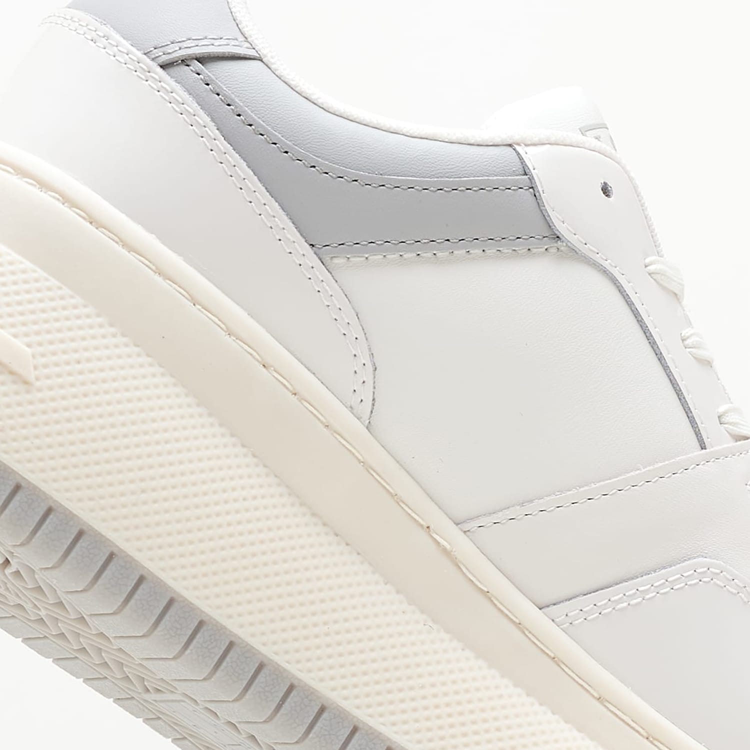 Women Casual Shoes Retro.Patent White Leather Tommy Hilfiger Women Casual Shoes Retro.Patent White Leather Tommy Hilfiger