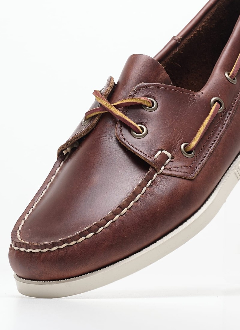 Sebago sailing shoes 2025
