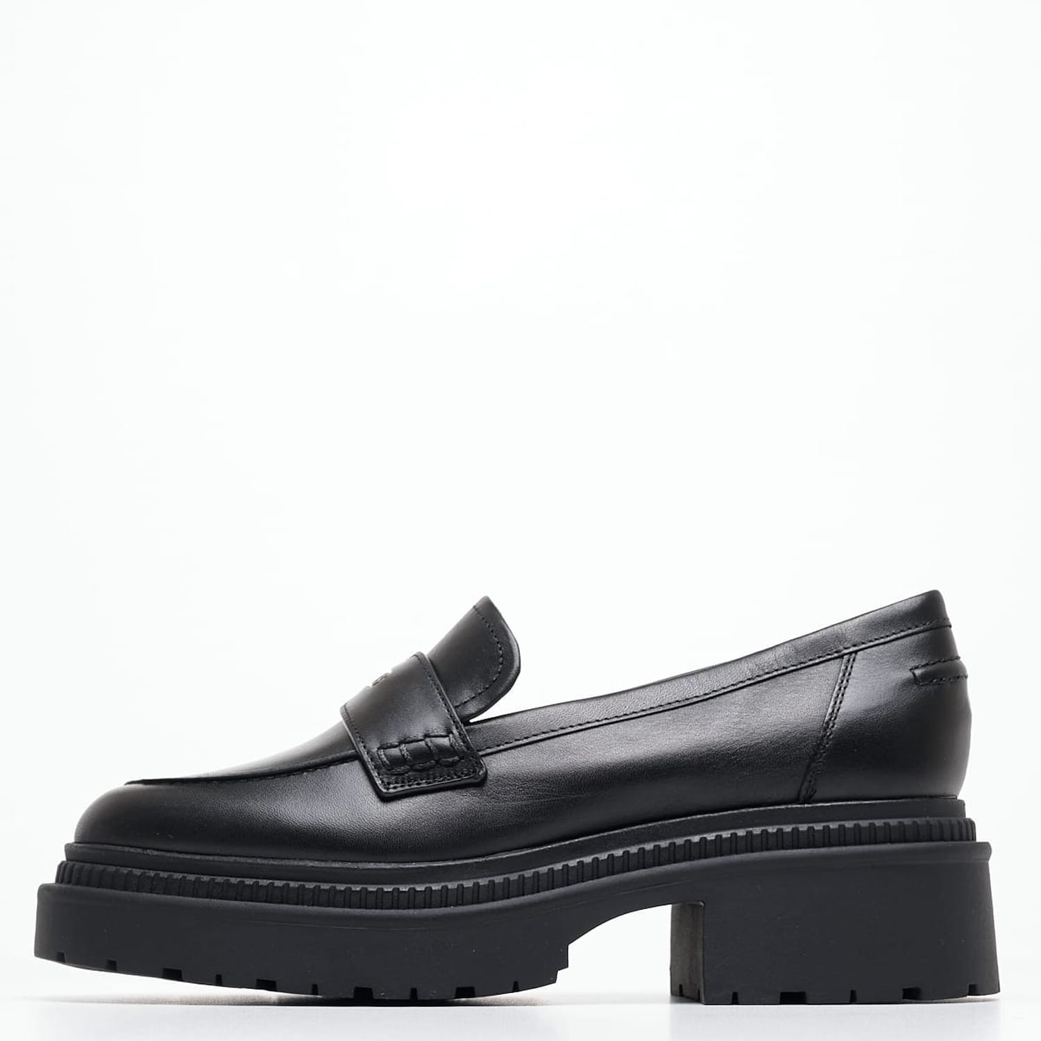 Γυναικεία Μοκασίνια Finda Μαύρο Δέρμα Guess