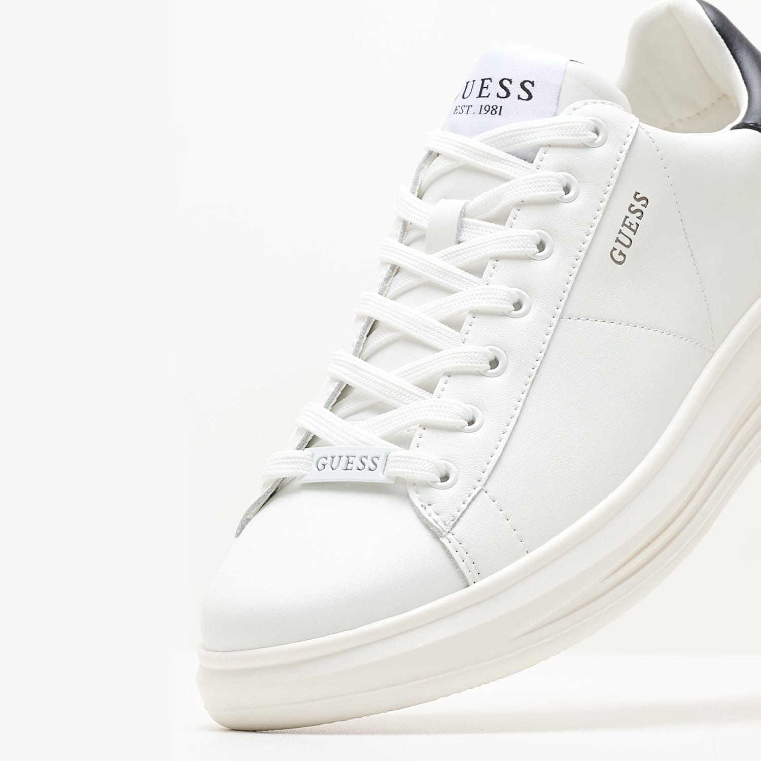 Men Casual Shoes Vibo.Wbk White Leather Guess Men Casual Shoes Vibo.Wbk White Leather Guess