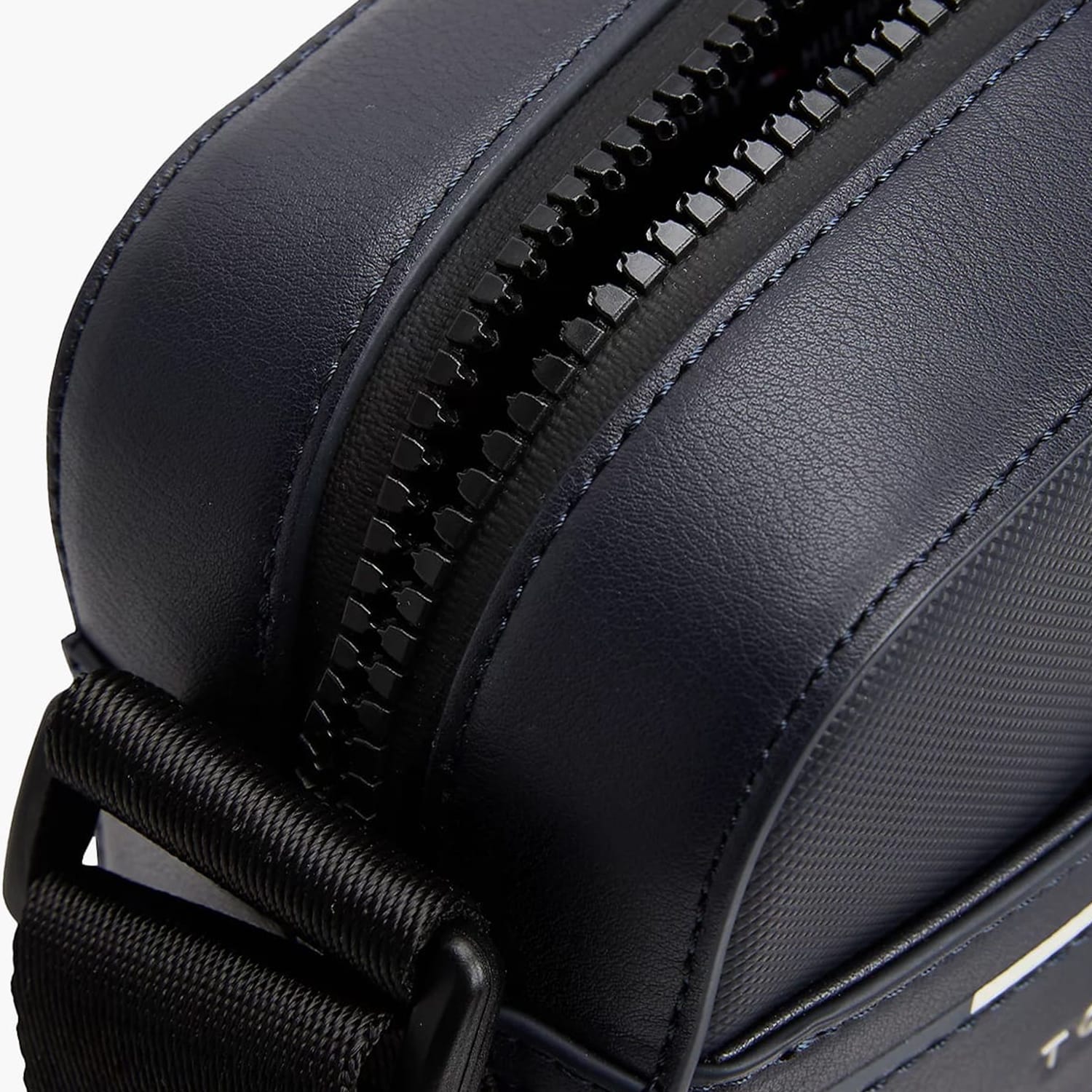 Ανδρικές Τσάντες Foundation.Mini Μπλε ECOleather Tommy Hilfiger Ανδρικές Τσάντες Foundation.Mini Μπλε ECOleather Tommy Hilfiger