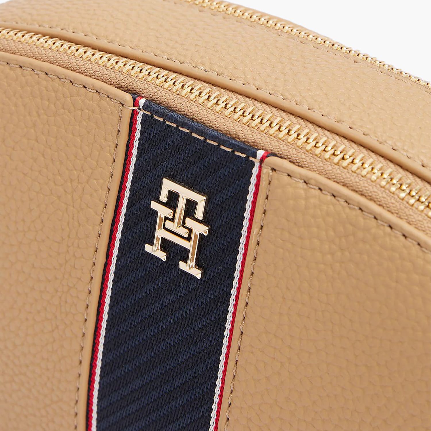 Γυναικείες Τσάντες Legacy.Camerabag Μπεζ ECOleather-Ύφασμα Tommy Hilfiger Γυναικείες Τσάντες Legacy.Camerabag Μπεζ ECOleather-Ύφασμα Tommy Hilfiger