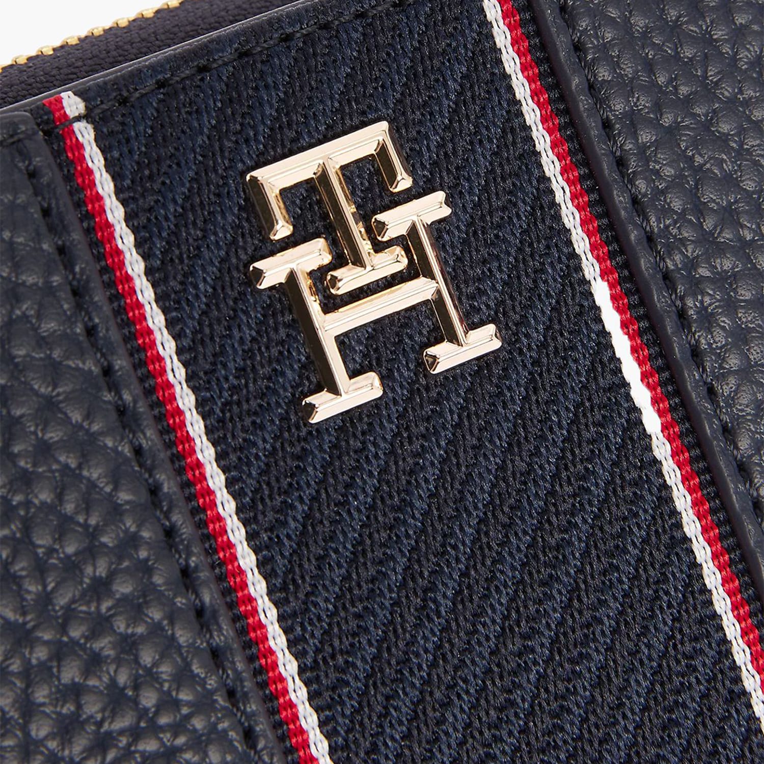 Γυναικεία Πορτοφόλια Legacy.Med Μπλε ECOleather-Ύφασμα Tommy Hilfiger Γυναικεία Πορτοφόλια Legacy.Med Μπλε ECOleather-Ύφασμα Tommy Hilfiger