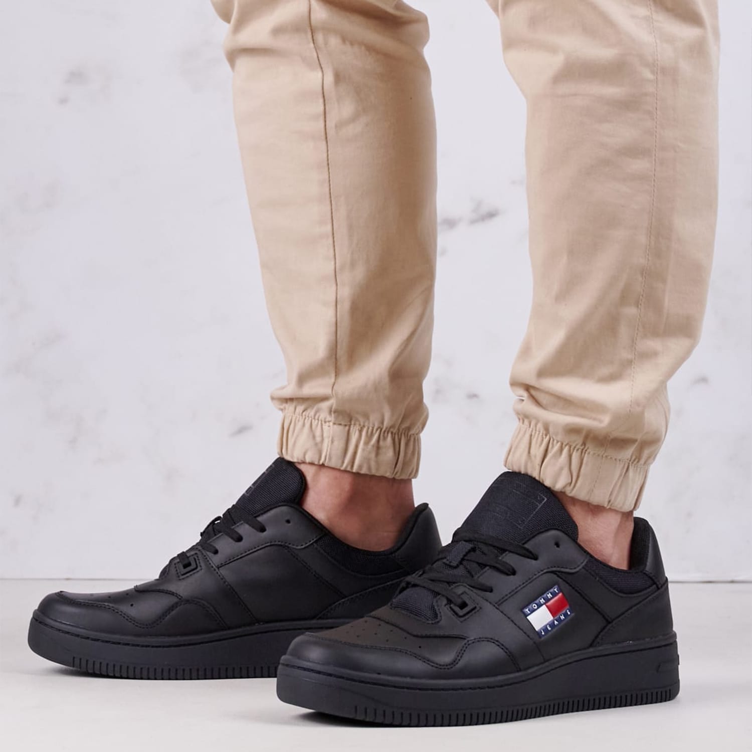 Ανδρικά Παπούτσια Casual Retro.Ess Μαύρο Δέρμα Tommy Hilfiger Ανδρικά Παπούτσια Casual Retro.Ess Μαύρο Δέρμα Tommy Hilfiger