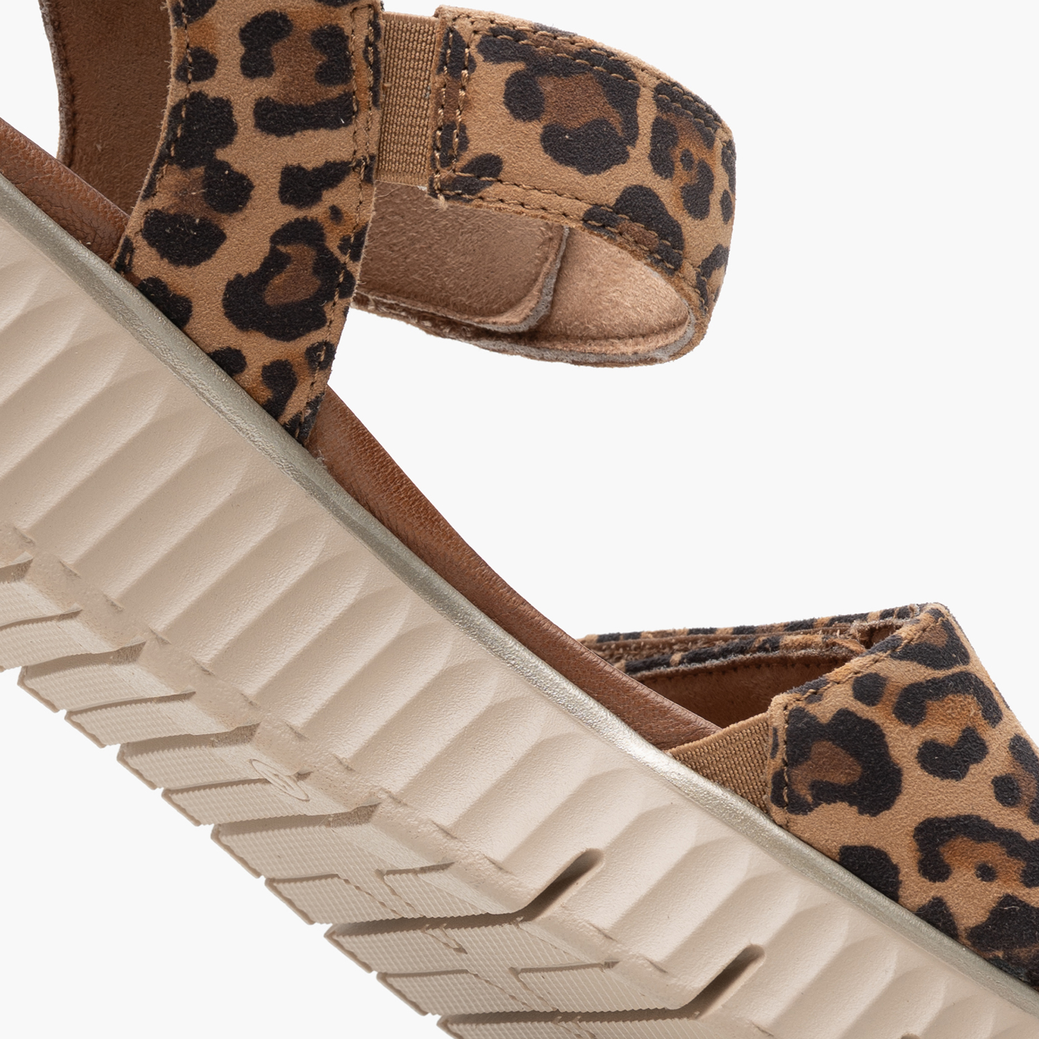 Γυναικείες Πλατφόρμες Χαμηλές 88720 Leopard Δέρμα Νούμπουκ Tamaris