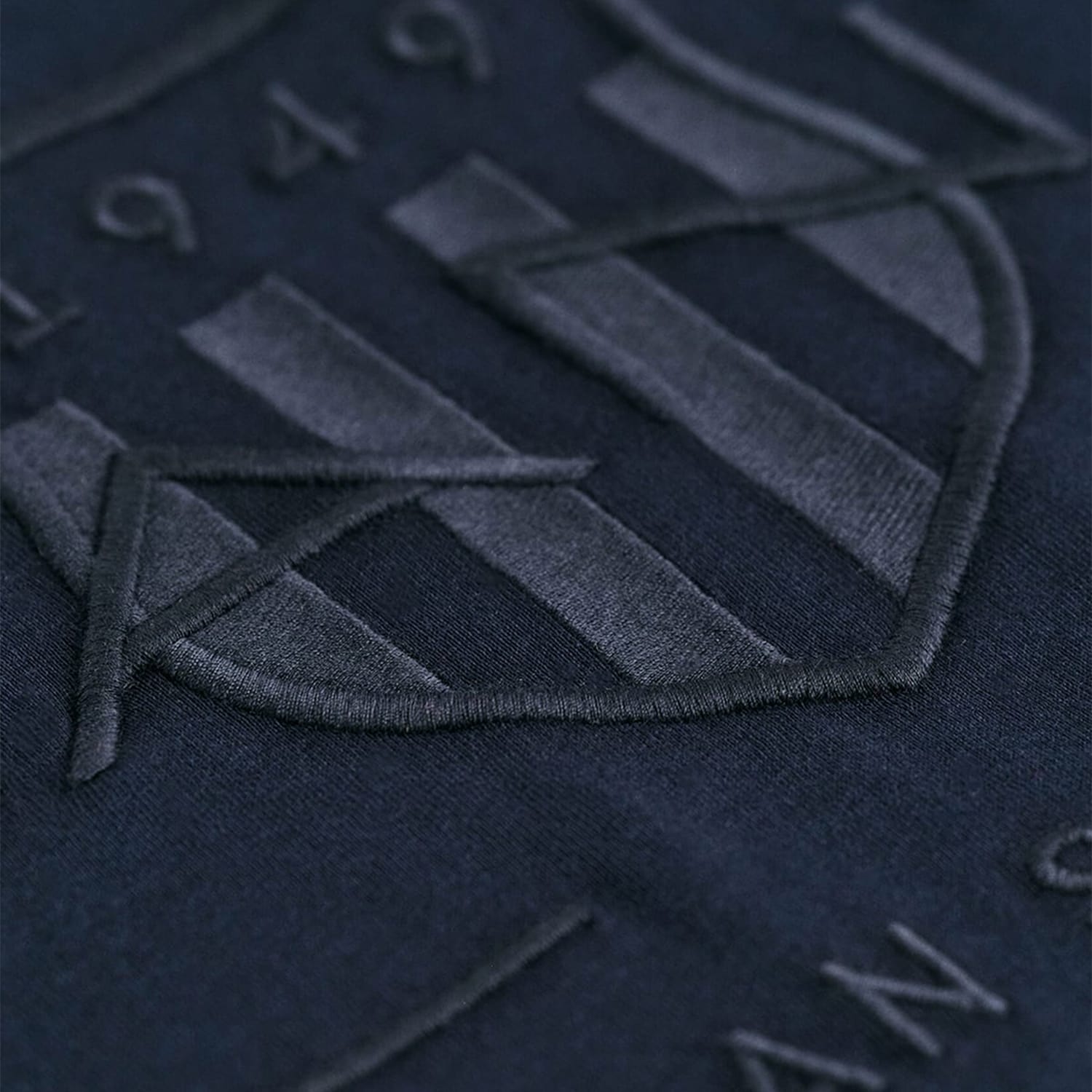 Ανδρικές Μπλούζες Tonal.Shield Σκούρο Μπλε Βαμβάκι GANT Ανδρικές Μπλούζες Tonal.Shield Σκούρο Μπλε Βαμβάκι GANT