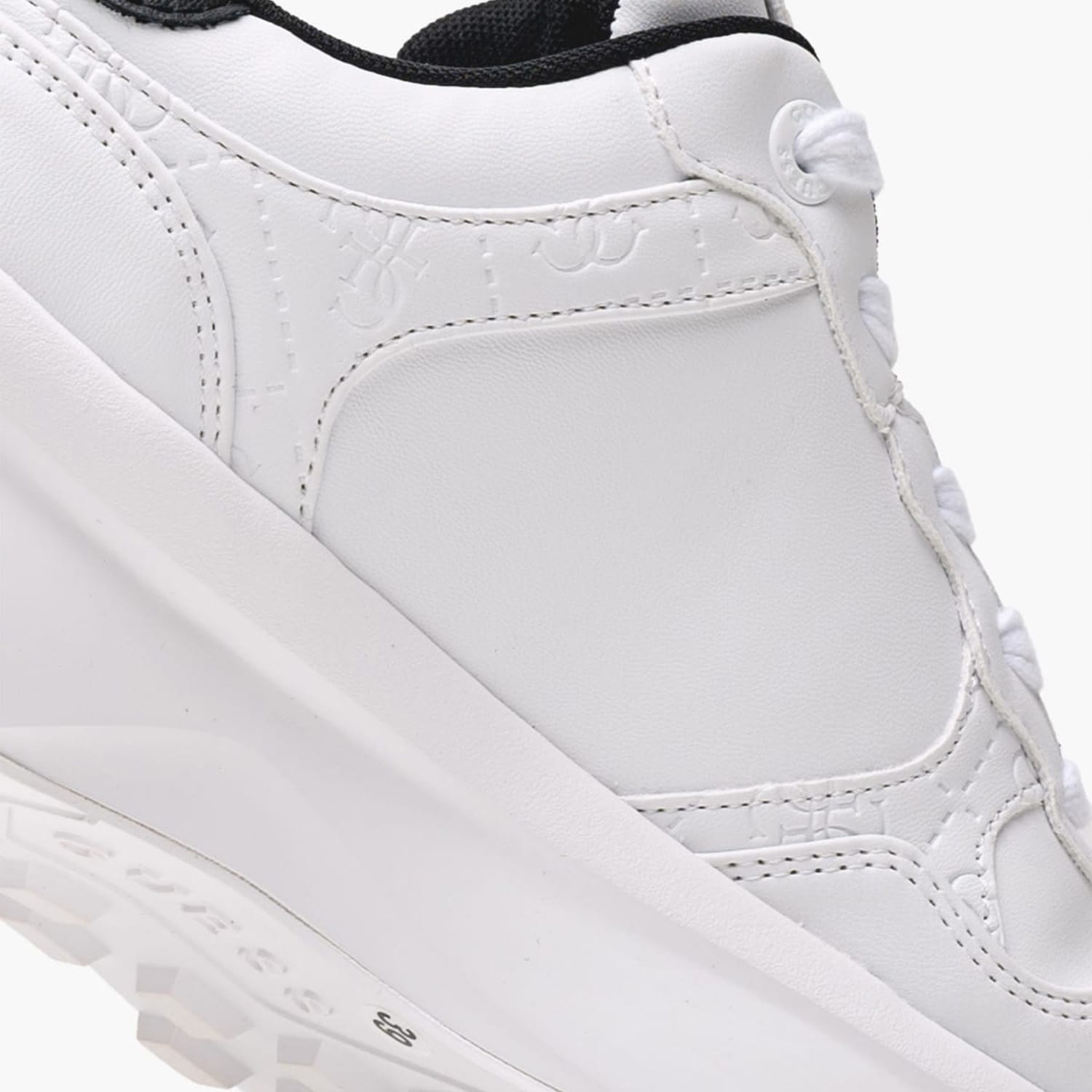 Women Casual Shoes Luckei.2 White ECOleather Guess Women Casual Shoes Luckei.2 White ECOleather Guess