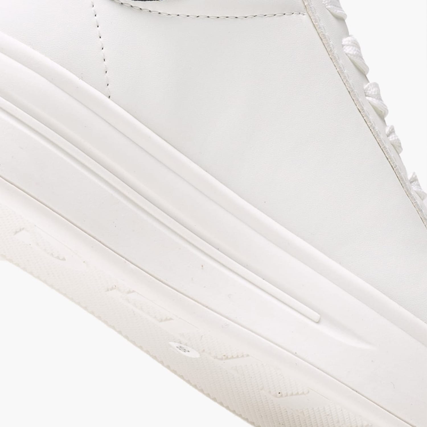 Women Casual Shoes Winnie White ECOleather Guess Women Casual Shoes Winnie White ECOleather Guess