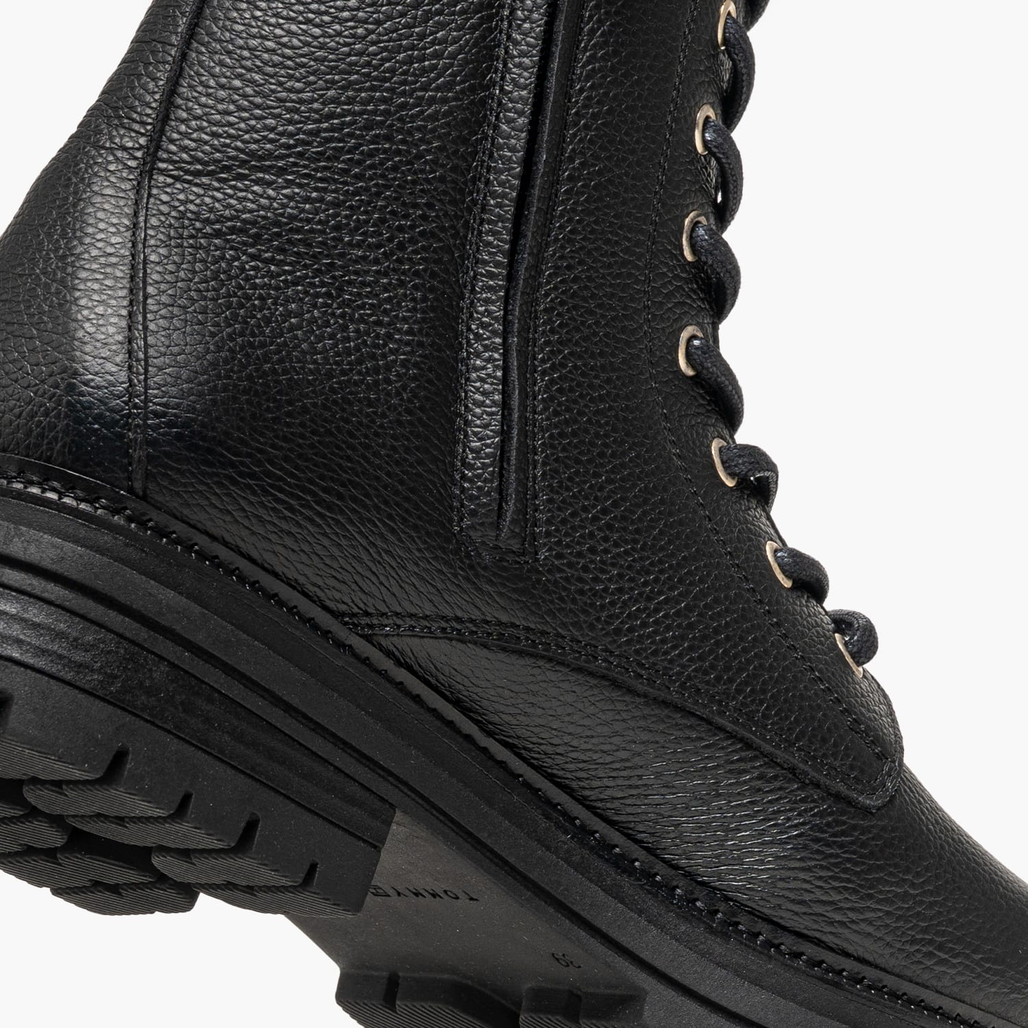 Tommy Hilfiger Th.Plaque Γυναικείο Μποτάκι Tommy Hilfiger Th.Plaque-Black
