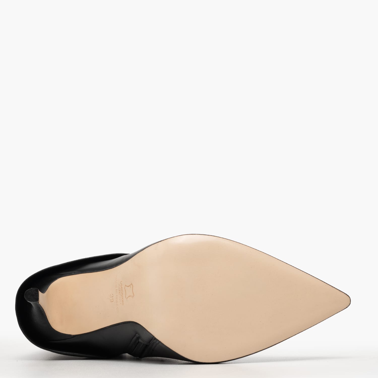 2560.105118-Black