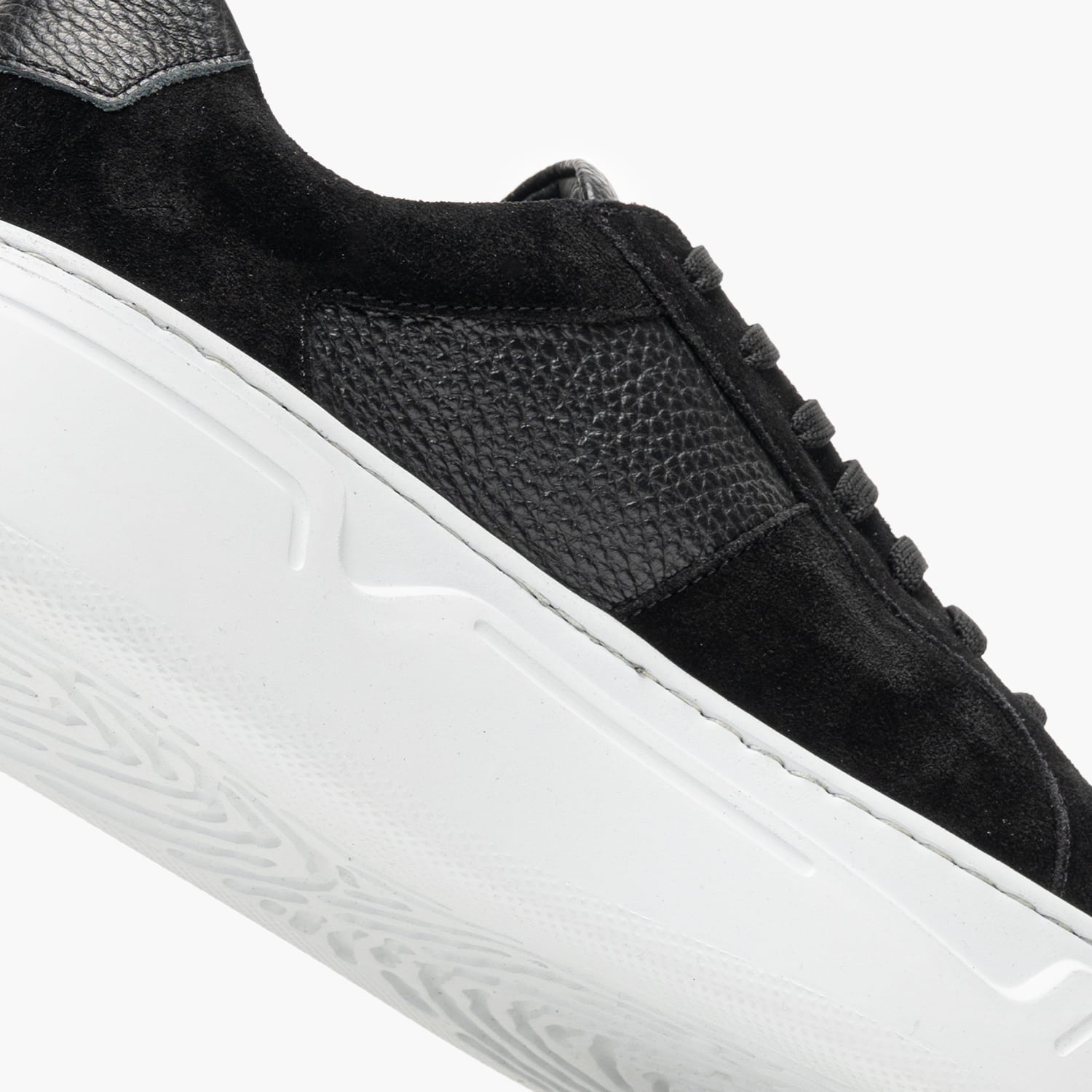 Kricket 4045-Black