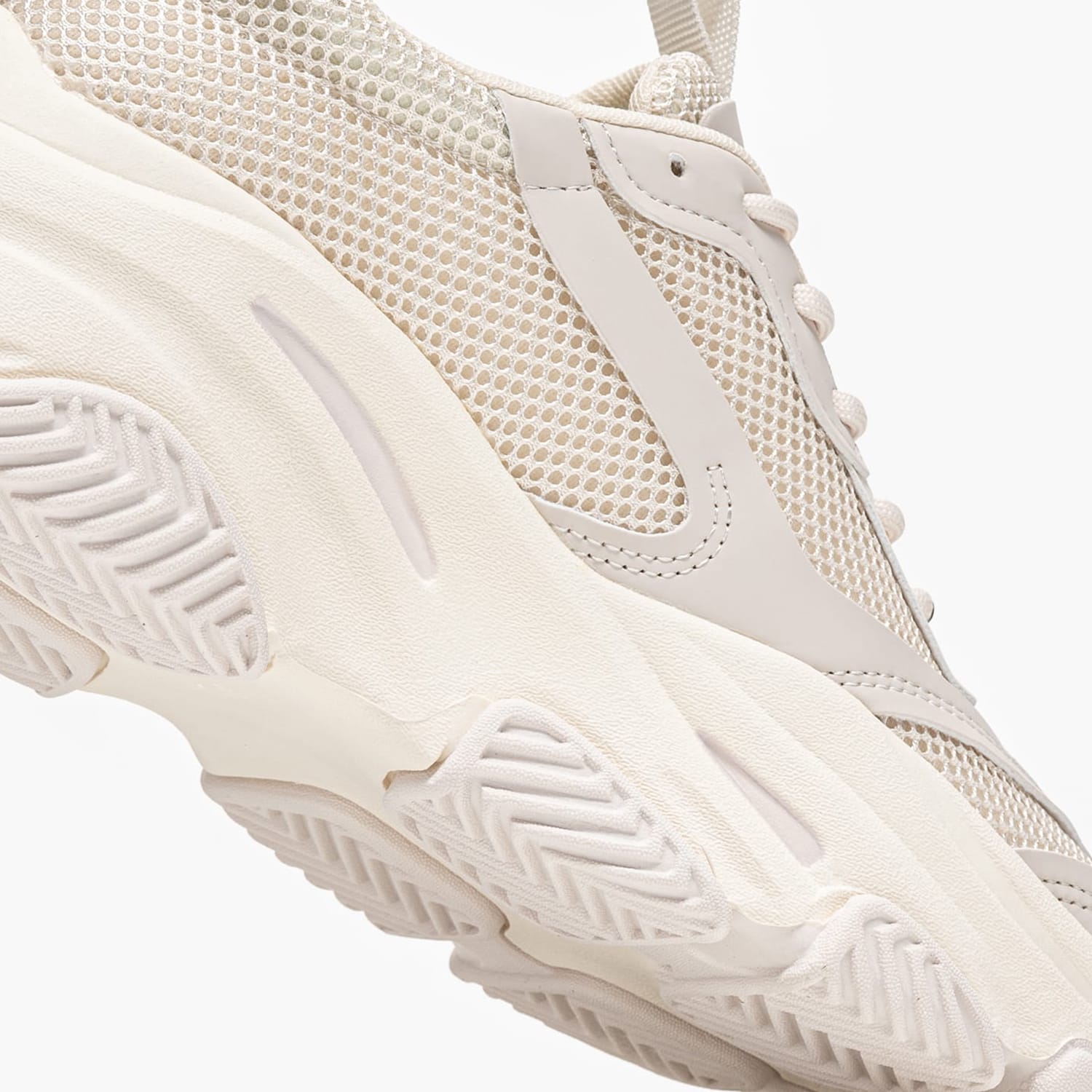 Steve Madden Possession.Esil Womens Casual Shoe Steve Madden Possession.Esil-White