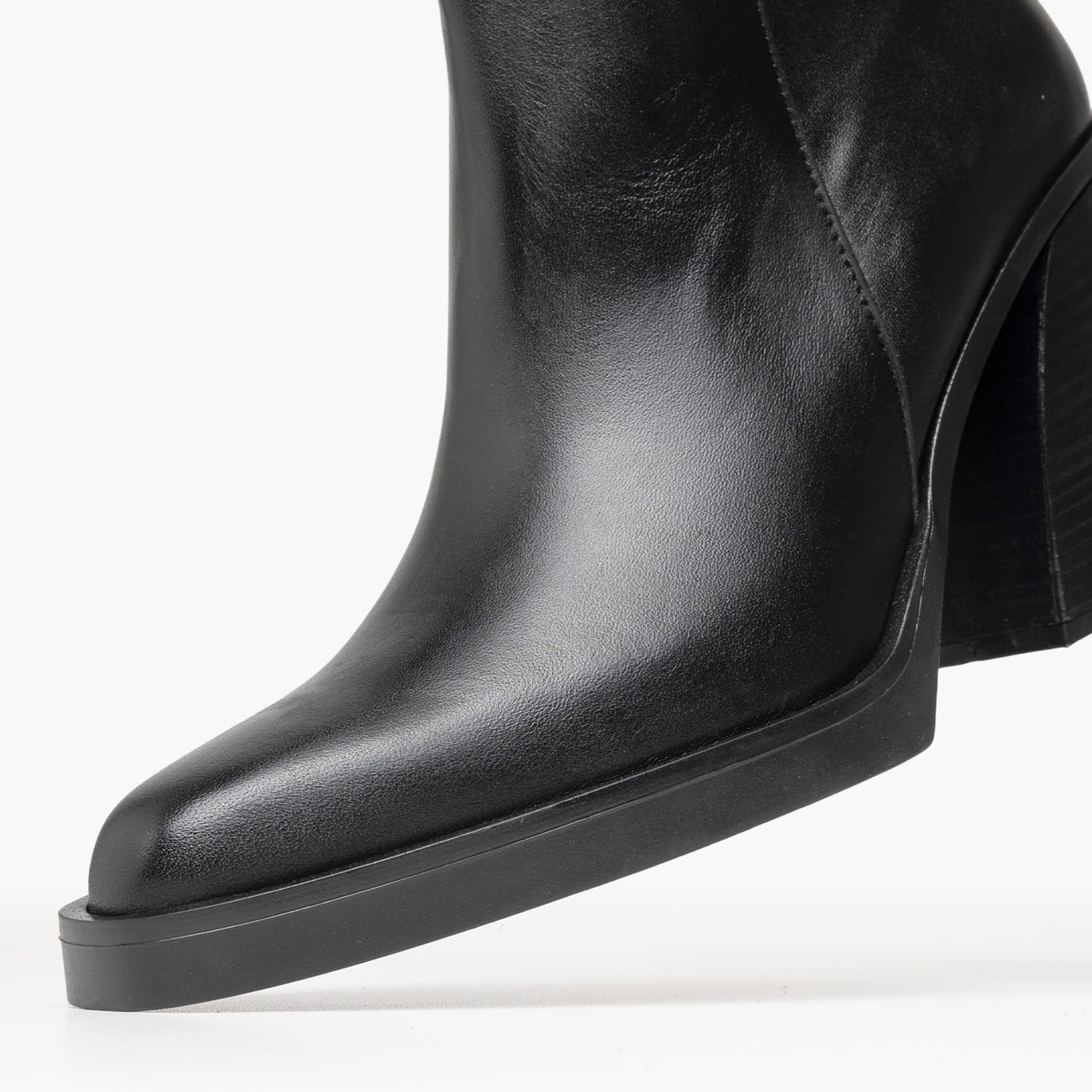Mortoglou Aria-Black