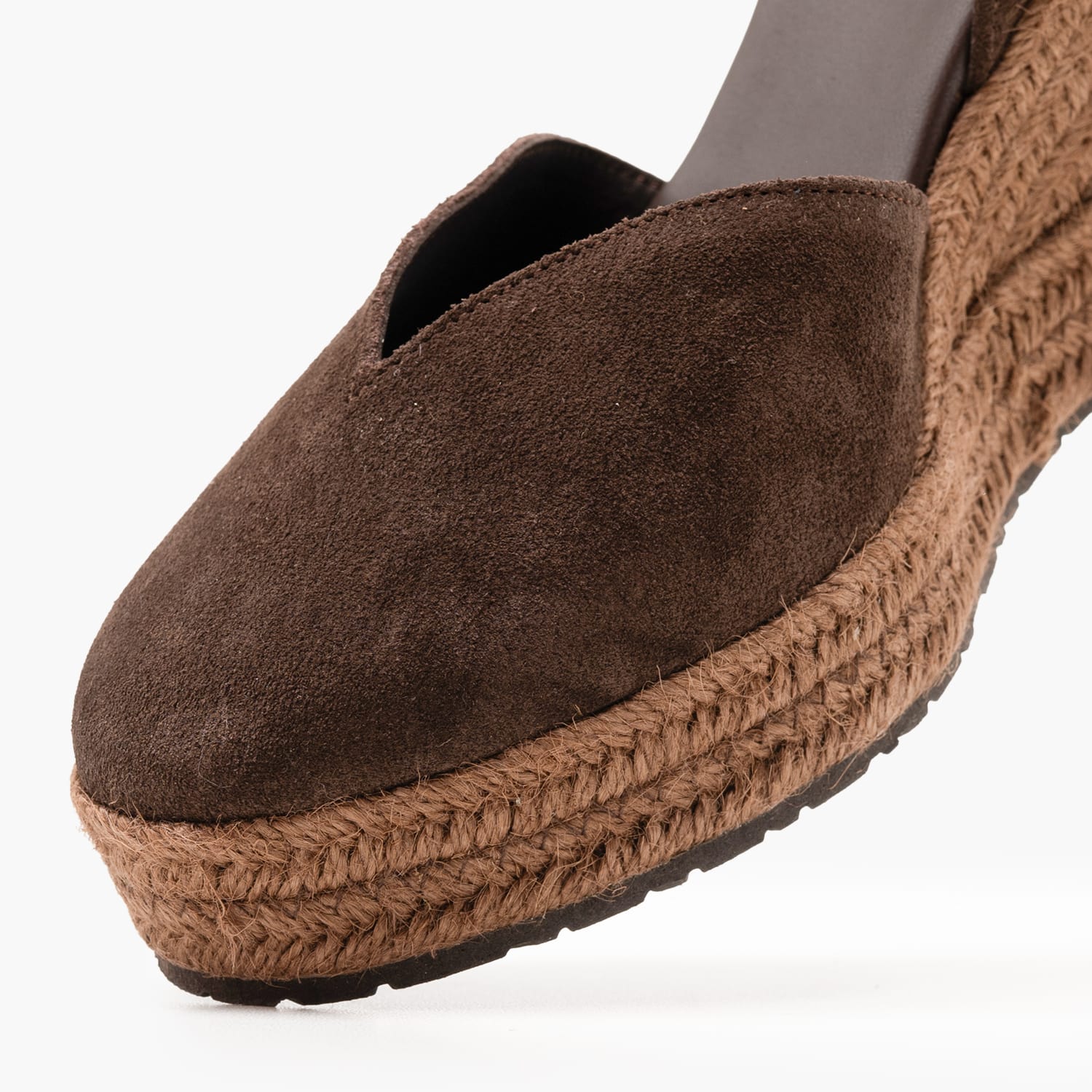 Komis and Komis E.101-Brown