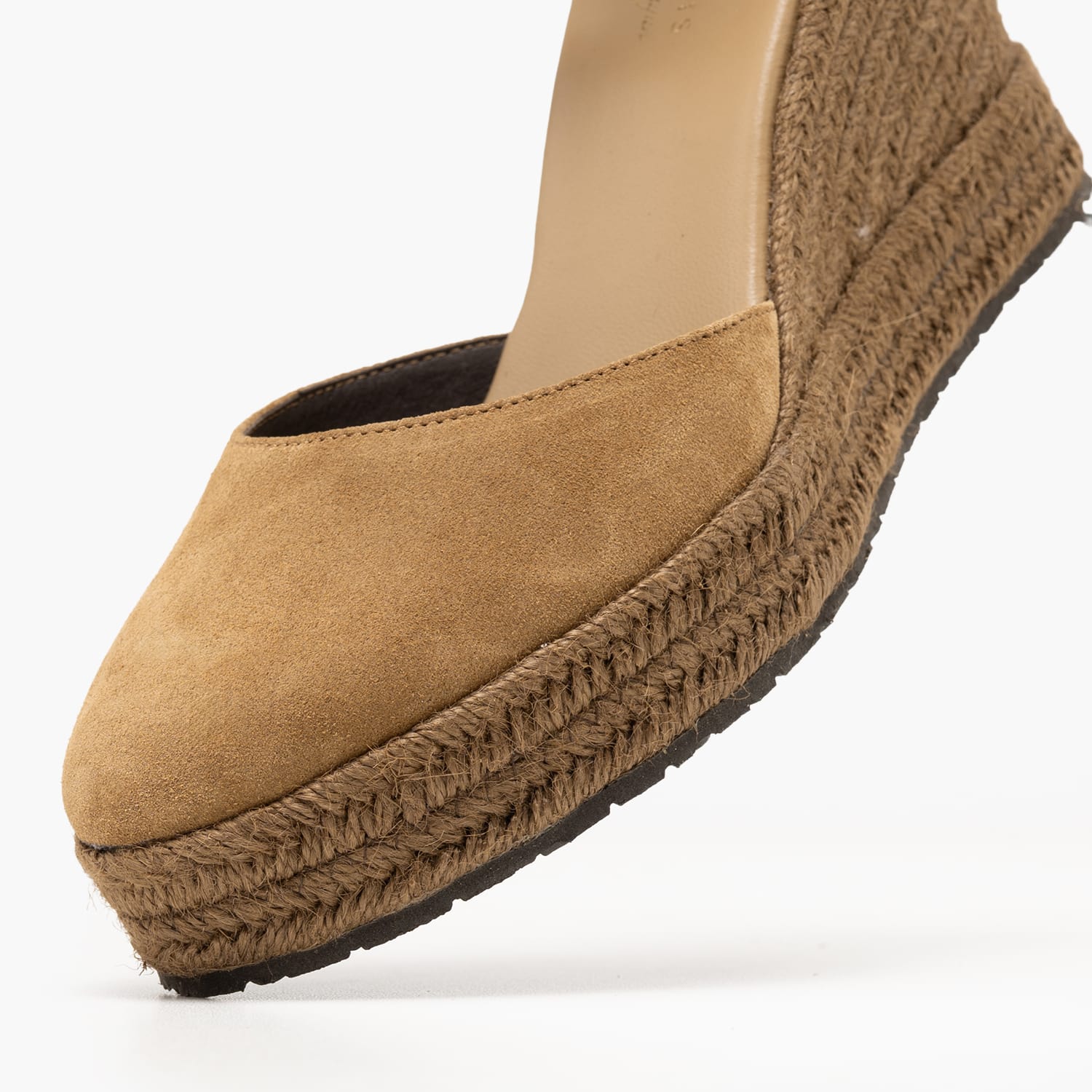 Komis and Komis E.104-Tabba