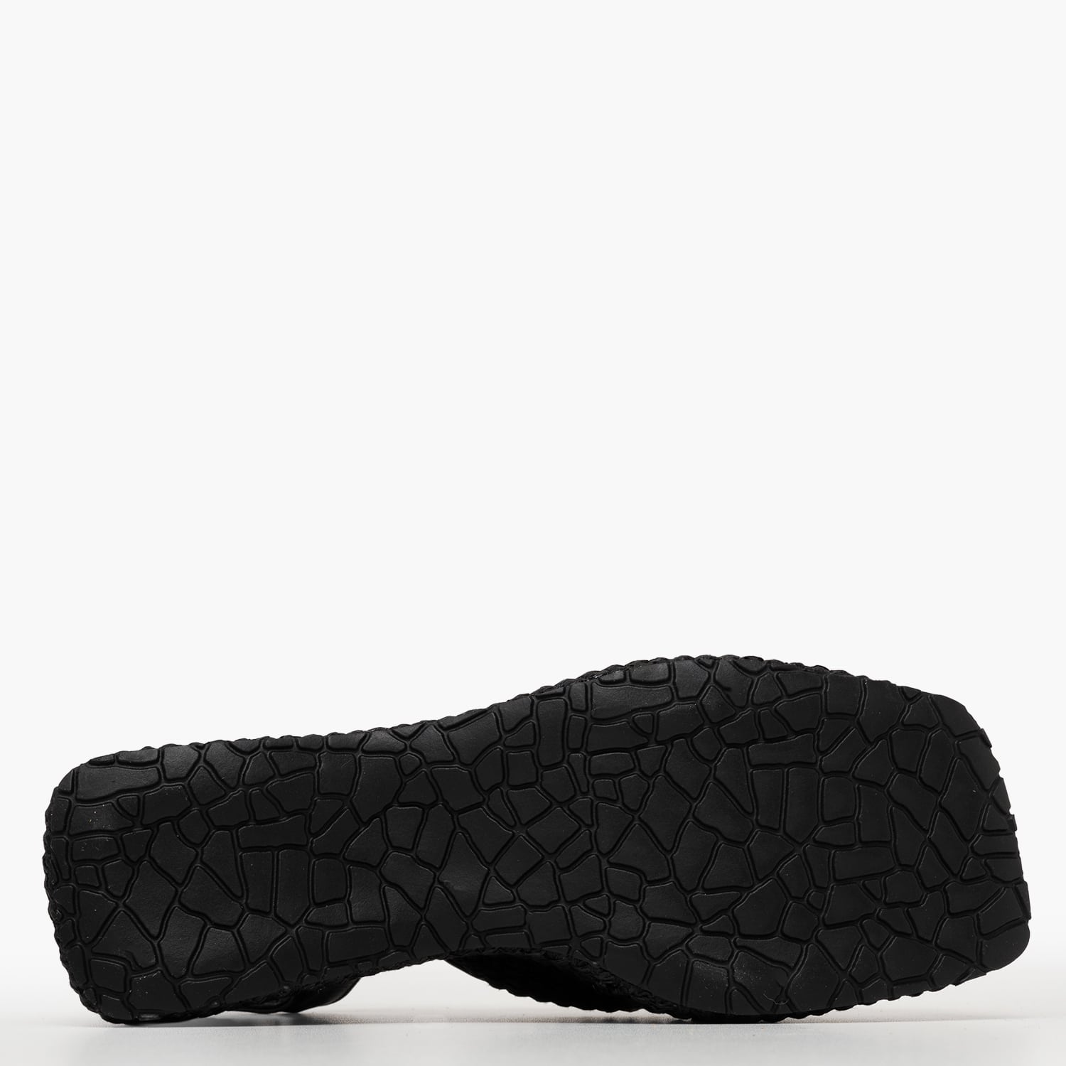 Komis and Komis E.202-Black