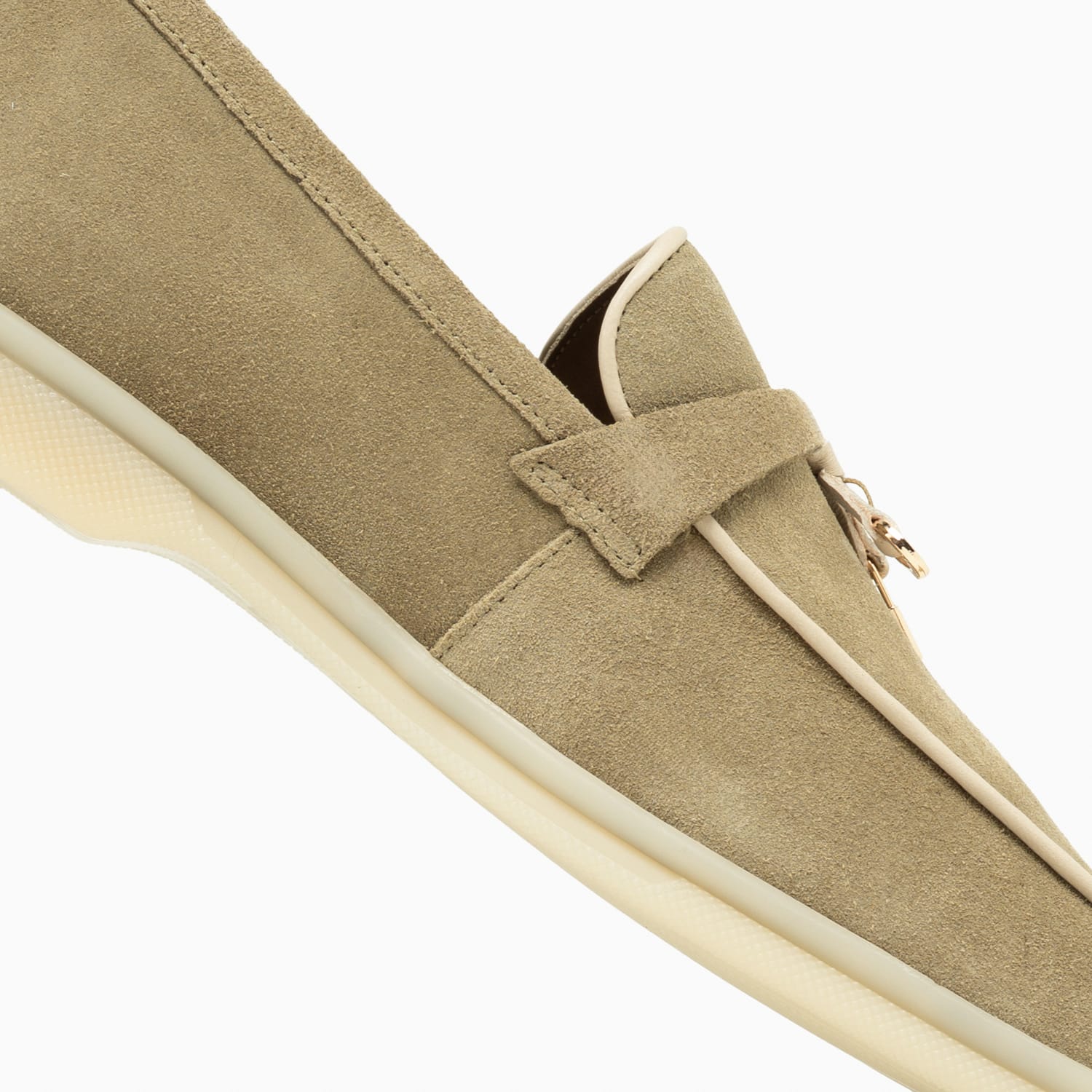 Komis and Komis E.502-Olive