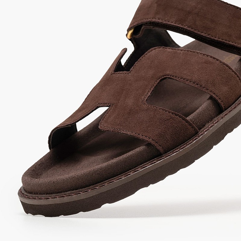 Komis and Komis E.6 Woman's Flat