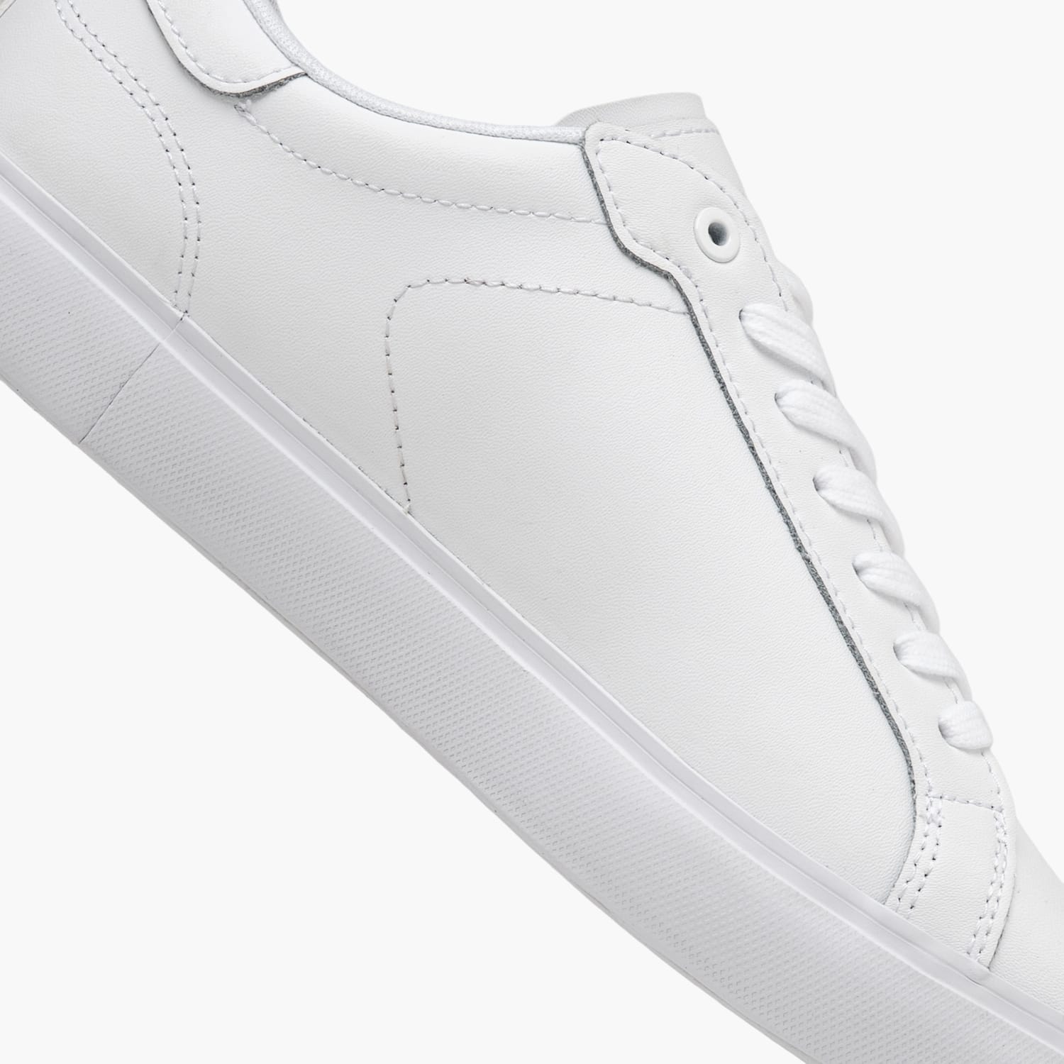 Lacoste Powercourt-White