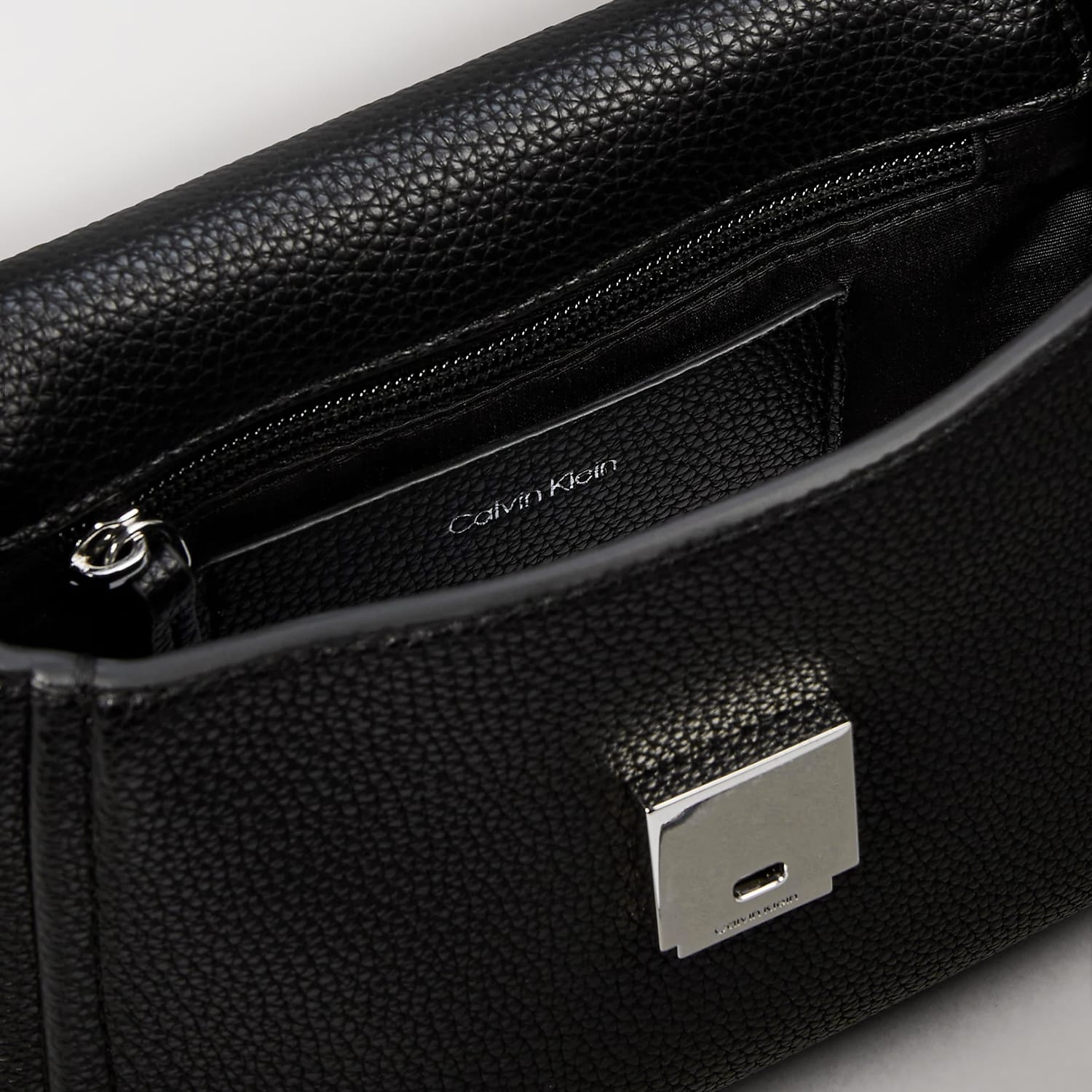 Calvin Klein Emblem.Hw-Black