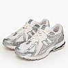 New Balance 1906R.E-Silver