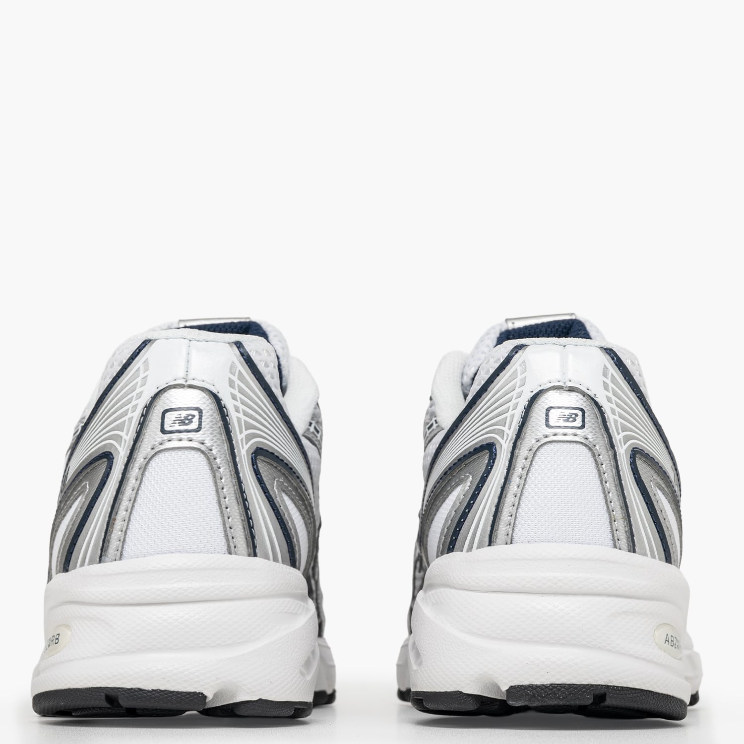 New Balance 740-White