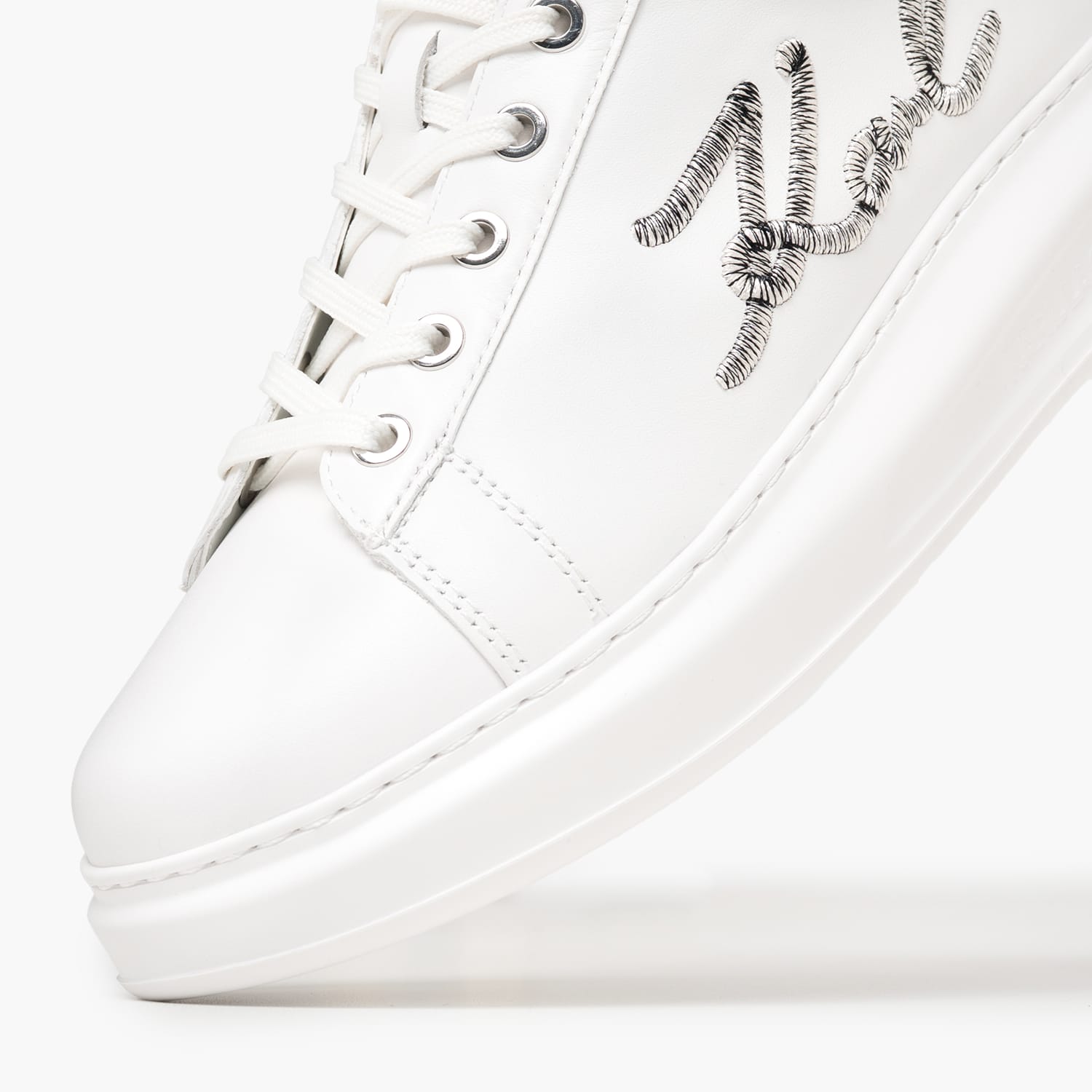 Karl Lagerfeld Boucle.Signia-White