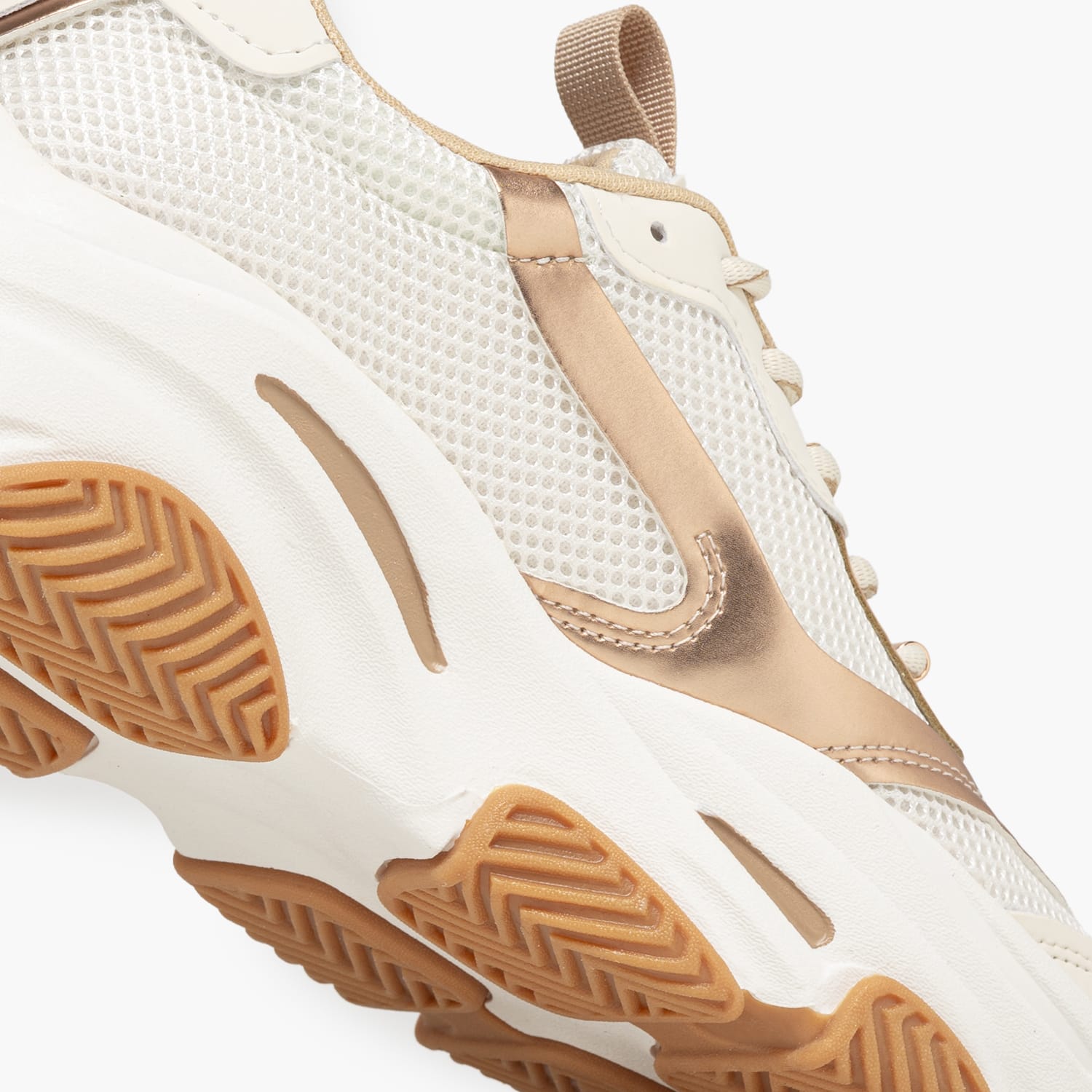 Steve Madden Possession.E-White