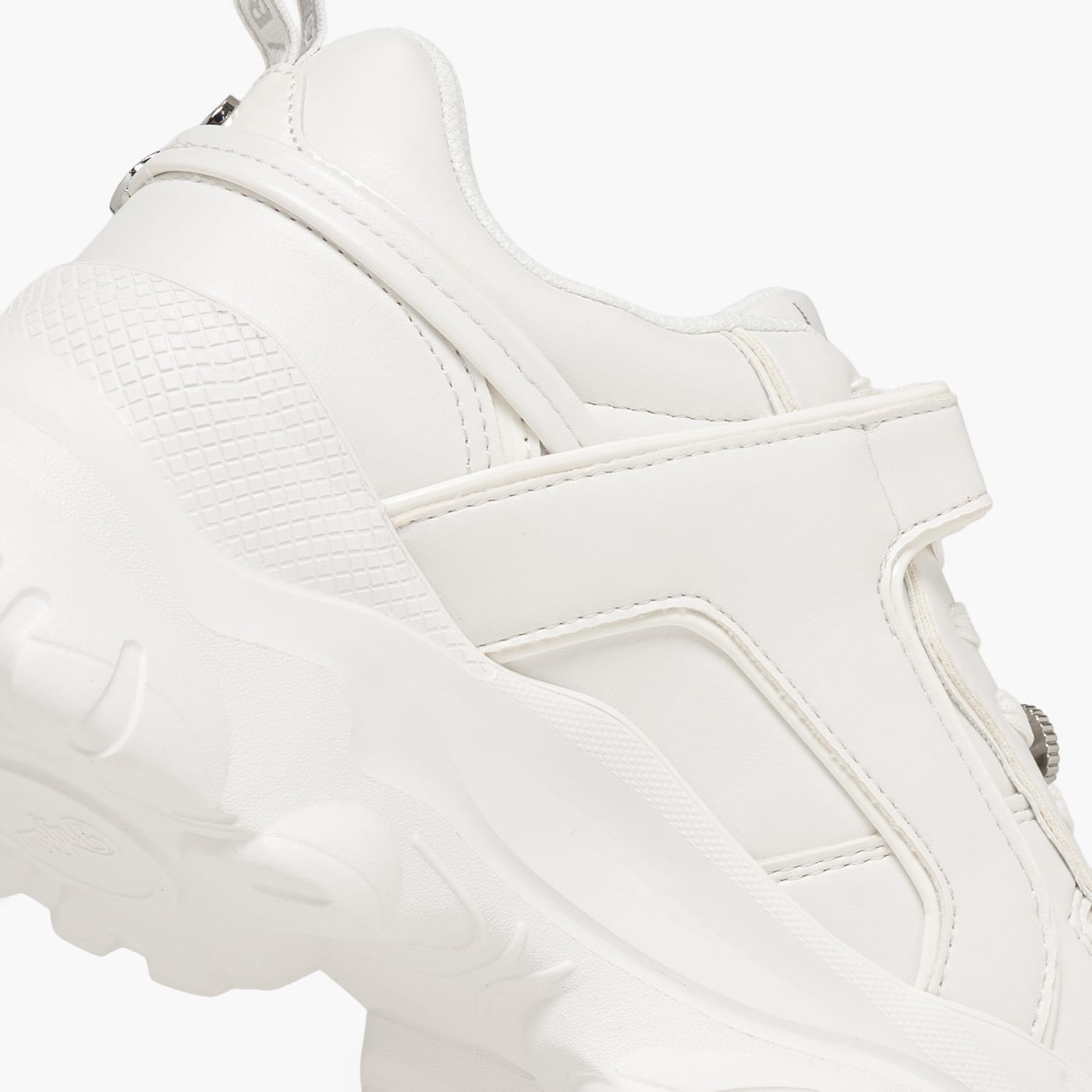 Buffalo Bliss.Spark-White