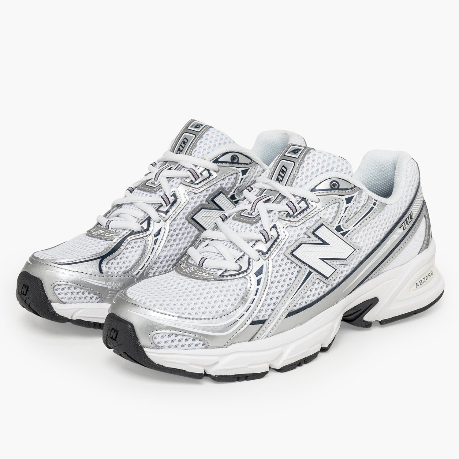 New Balance 740-White